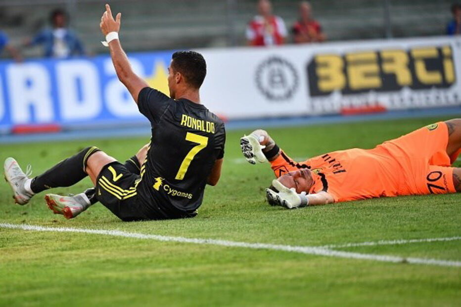 Guarda-redes do Chievo agradece mensagem de apoio de Cristiano Ronaldo