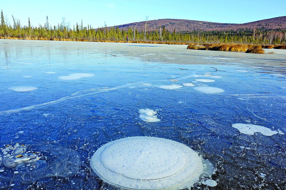 Lagos termocársticos surgem do descongelamento do solo (permafrost) e libertam metano para a atmosfera
