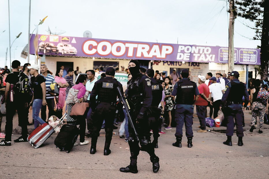 Militares reforçam segurança na fronteira entre Brasil e Venezuela