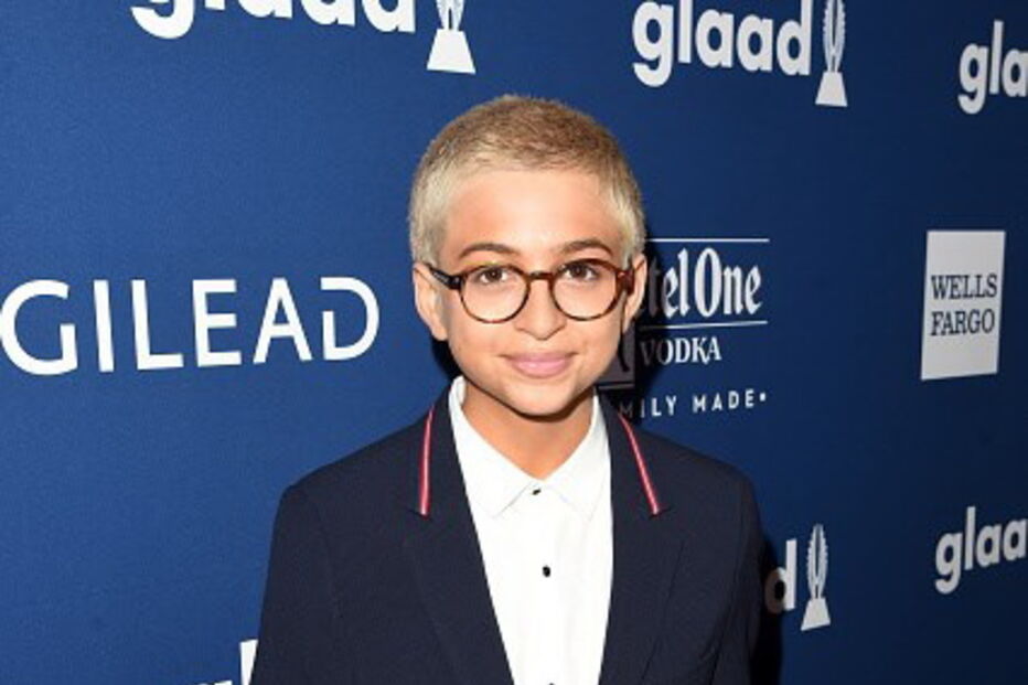 Atriz da Disney revela aos 17 anos ser transexual