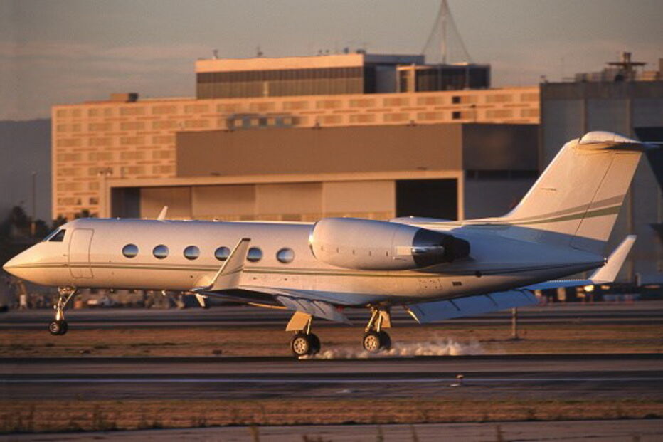 Avião a jato Gulfstream IV
