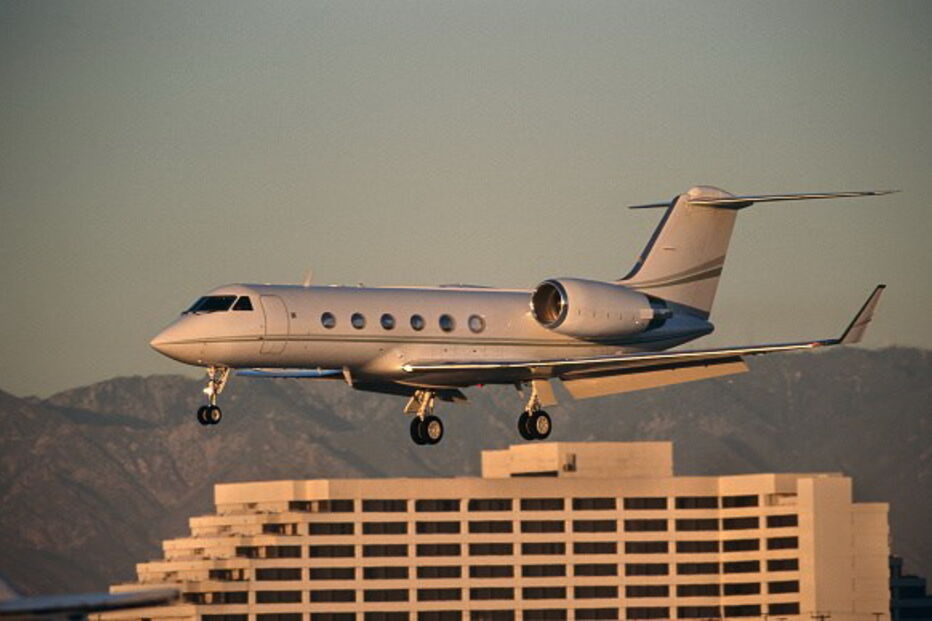 Avião a jato Gulfstream IV