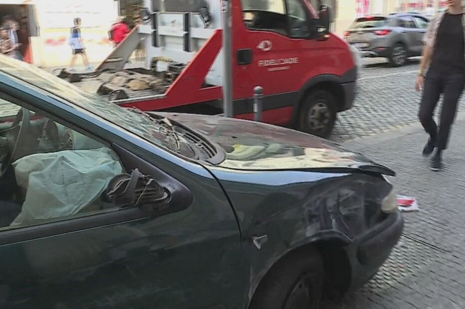 Atropelamento após despiste fere gravemente mulher no centro do Porto