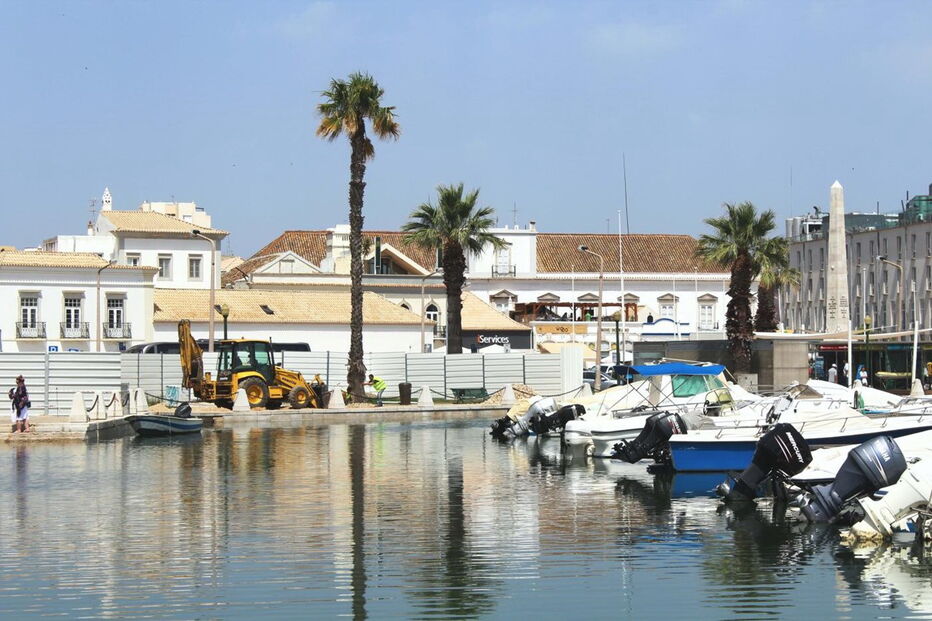 Embarcações que foram alvo de furtos estavam atracadas na doca da cidade 