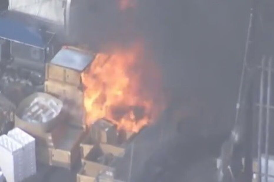 Incêndio deflagrou junto à fábrica da Tesla na Califórnia