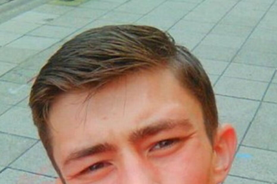 Amigos tiram 'selfie' horas antes de um enterrar o outro vivo