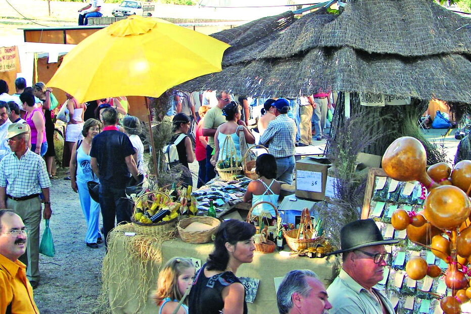 Vilar de Perdizes acolhe, durante três dias, dezenas de especialistas do oculto, curandeiros, bruxos e cartomantes 