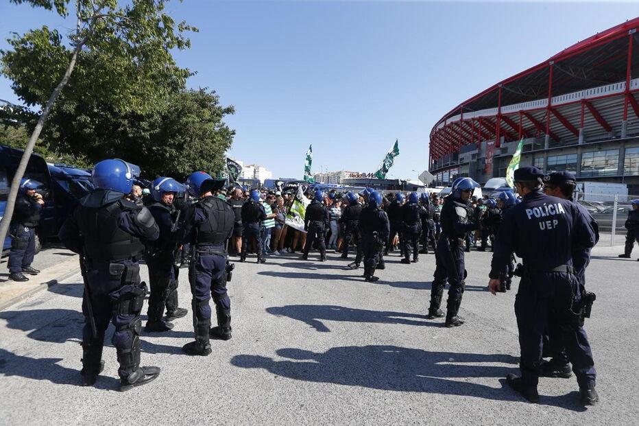 Benfica defronta o Sporting no Estádio da Luz