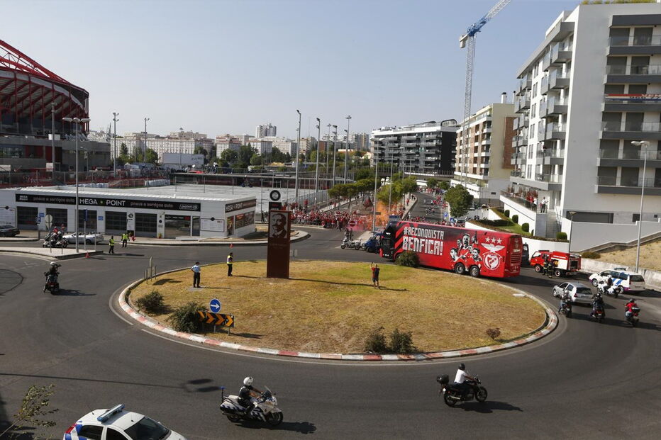Benfica defronta o Sporting no Estádio da Luz
