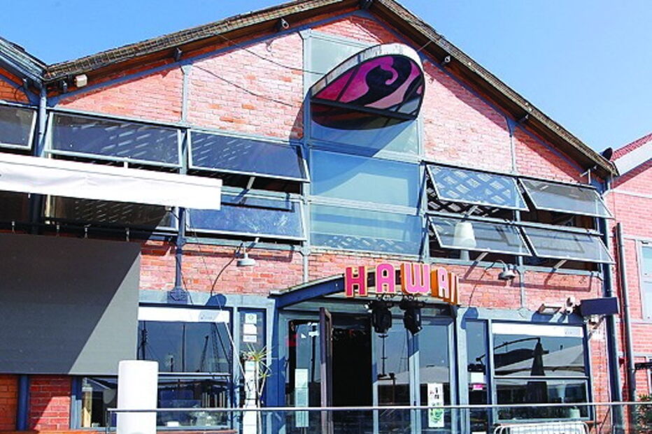 Jovem de 19 anos baleada à saída de discoteca