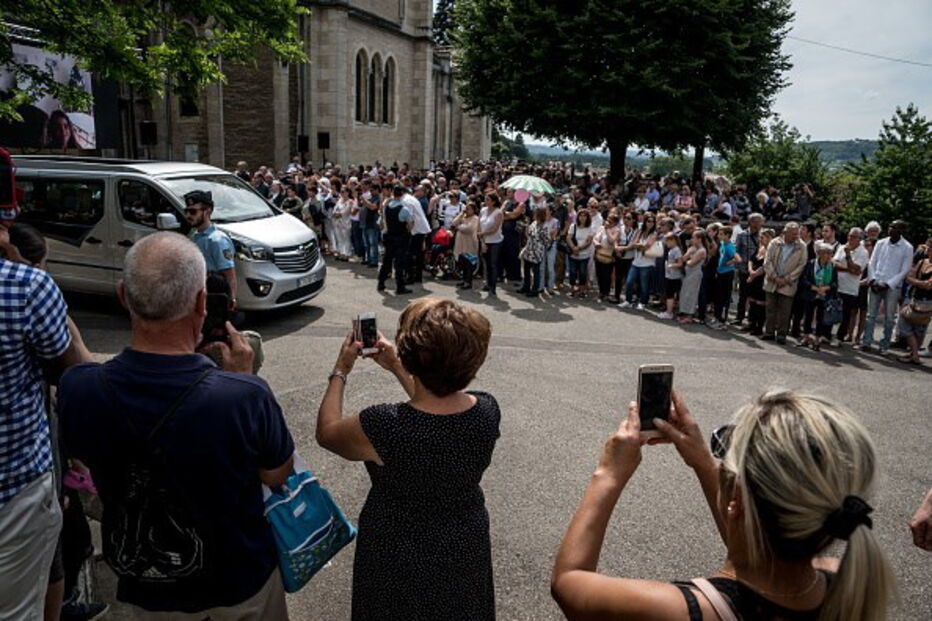 Largas dezenas de pessoas reclamaram justiça para Maëlys em França