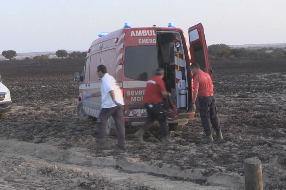 Cinco militares da GNR feridos em combate a incêndio em Évora