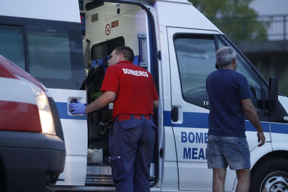 Acidente com dois camiões e vários carros na A1 na Mealhada