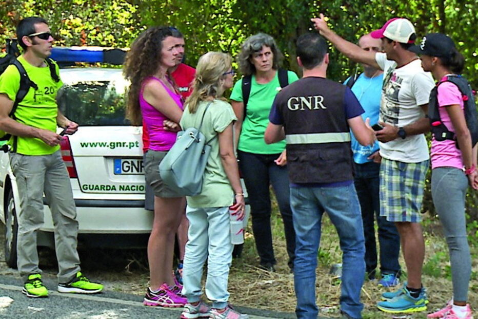 Autoridades procuram bicicleta de triatleta