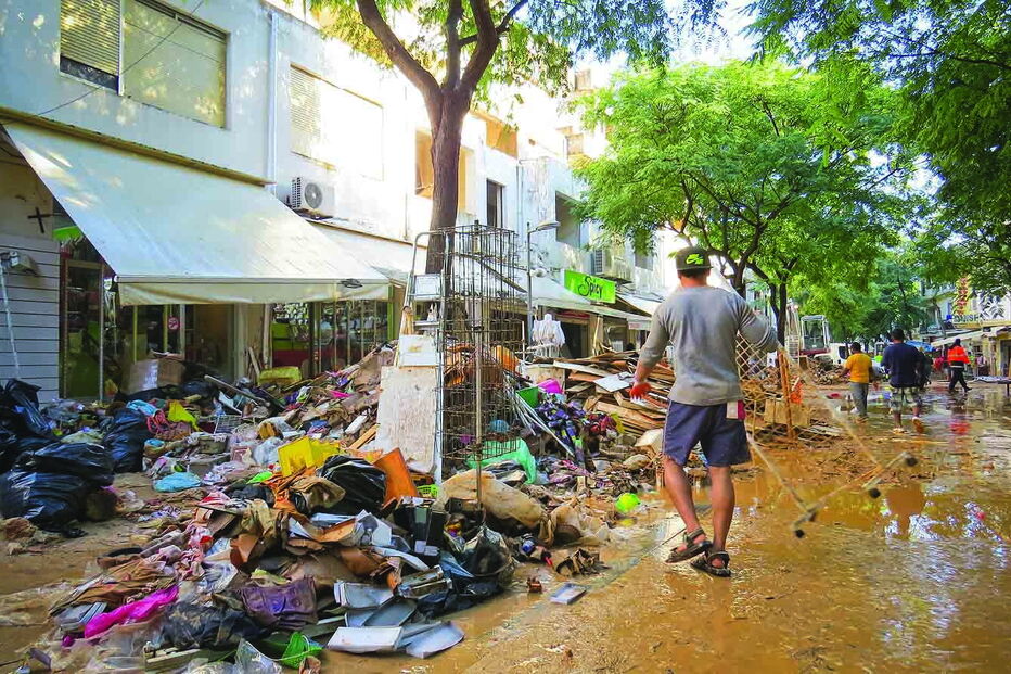 Inundações em 2015 deixaram um rasto de destruição na baixa da cidade, causando mais de 20 milhões de prejuízos 