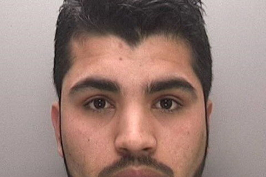 Caça ao homem continua no Reino Unido após esfaqueamento mortal