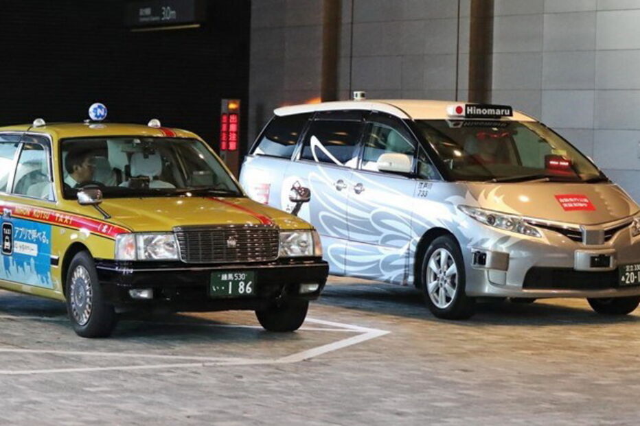Táxi automático fez teste de estreia em Tóquio