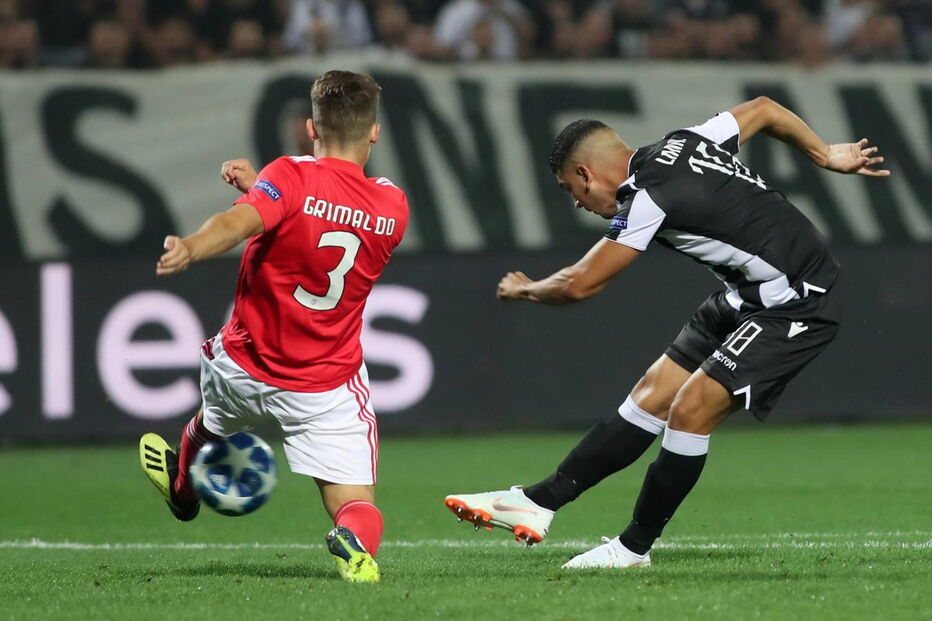 Benfica contra o PAOK no estádio Toumba