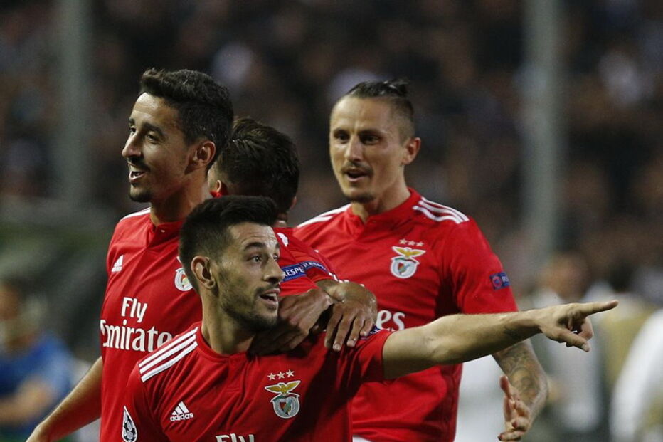 Benfica contra o PAOK no estádio Toumba