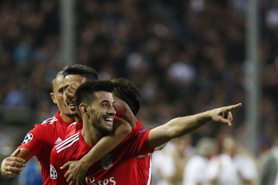 Benfica contra o PAOK no estádio Toumba