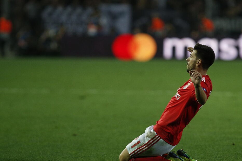Benfica contra o PAOK no estádio Toumba