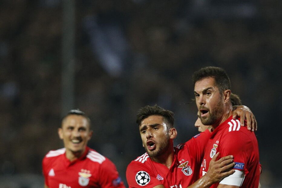 Benfica contra o PAOK no estádio Toumba