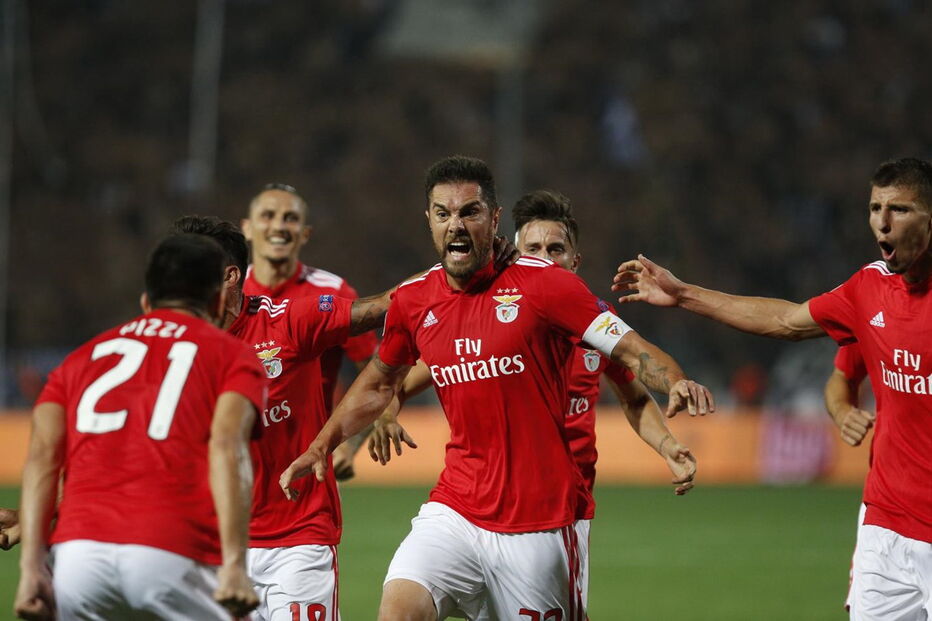 Benfica contra o PAOK no estádio Toumba