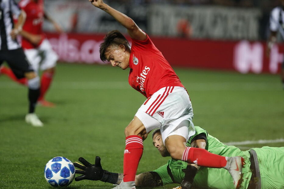 Benfica contra o PAOK no estádio Toumba