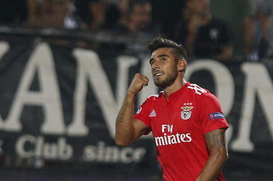 Benfica contra o PAOK no estádio Toumba