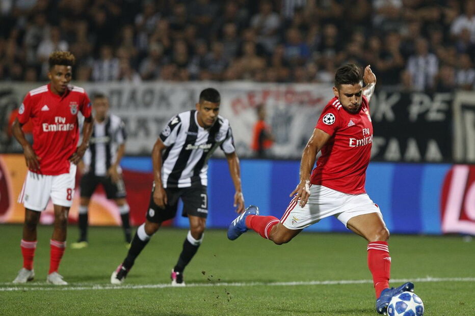 Benfica contra o PAOK no estádio Toumba
