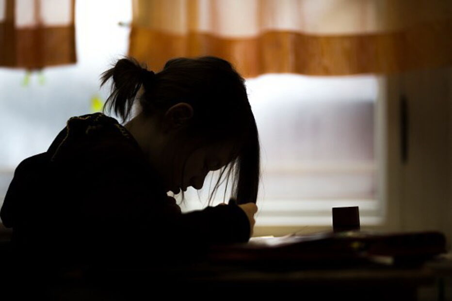 Menina indiana tinha treze anos quando foi adotada