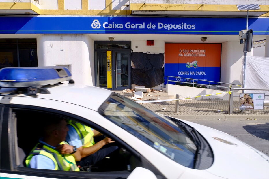 Apanhados pela polícia após assaltar multibanco em Reguengos de Monsaraz