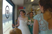 Noiva foi de metro até ao casamento