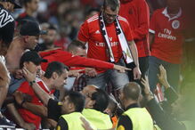 Comportamento do público no dérbi vale ao Benfica multa de quase 4.500 euros