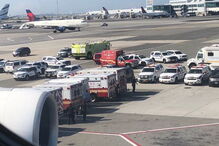Avião aterra em Nova Iorque com uma centena de passageiros doentes