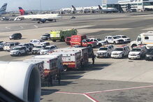 Avião aterra em Nova Iorque com uma centena de passageiros doentes