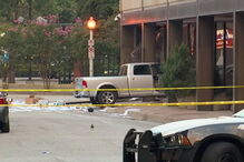 Homem detido após conduzir carro contra edifício de estação televisiva