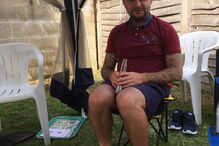 Encontra noivo morto em quarto de hotel horas após se casarem