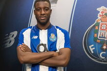 Bazoer na apresentação pelo FC Porto