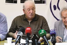 José Azevedo (ao centro) acusa a Associação Sindical Portuguesa de Enfermeiros de ter avançado com uma proposta que não tinha sido sequer negociada