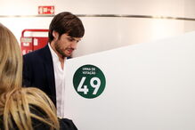 Candidato João Benedito exerce o direito de voto