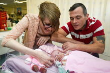 Vanellope e os pais Dean Wilkins e Naomi Findlay