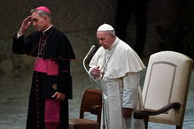 Secretário de Bento XVI diz que abusos sexuais são o 11 de setembro da Igreja