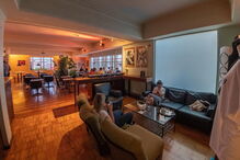 O espaço 'Maus Hábitos', no Porto, é dedicado às arte em formas de expressão