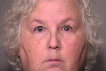 Escreve livros sobre como matar homens e mata o marido