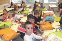 Manuais escolares gratuitos foram este ano atribuídos aos alunos do 1º ao 6º ano de escolaridade. As aulas arrancam até segunda-feira em todas as escolas