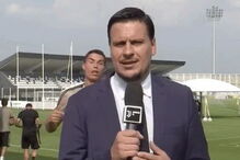 Cristiano Ronaldo brinca com jornalista e tenta 'imitá-lo' durante treino