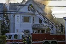 Dezenas de explosões e incêndios em casas causam o pânico nos Estados Unidos