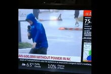 Jornalista simula tempestade Florence e torna-se viral