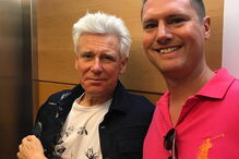 U2 já tiram fotos com fãs em Lisboa